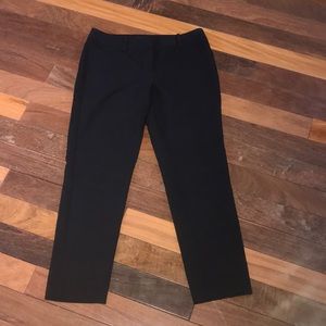 Versona Size 4 Slim Fit Black Capris